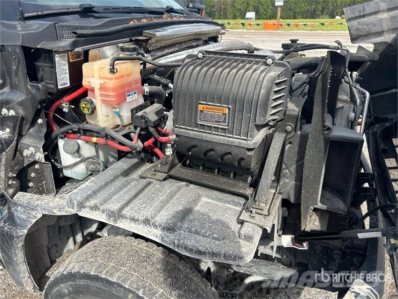 Chevrolet Silverado 6500 4x2 Roll-Off Truck Nostovarsi-vaihtolavakuorma-autot