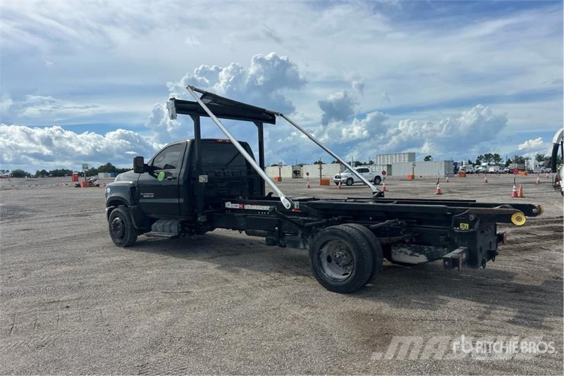 Chevrolet Silverado 6500 4x2 Roll-Off Truck Nostovarsi-vaihtolavakuorma-autot