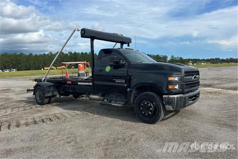 Chevrolet Silverado 6500 4x2 Roll-Off Truck Nostovarsi-vaihtolavakuorma-autot