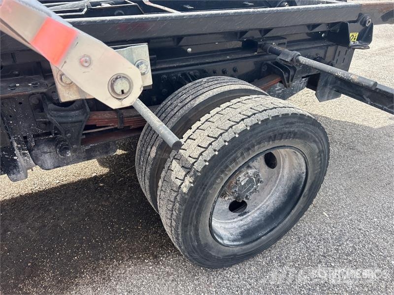 Chevrolet Silverado 6500 4x2 Roll-Off Truck Nostovarsi-vaihtolavakuorma-autot
