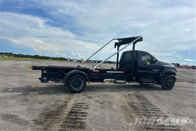 Chevrolet Silverado 6500 4x2 Roll-Off Truck Nostovarsi-vaihtolavakuorma-autot