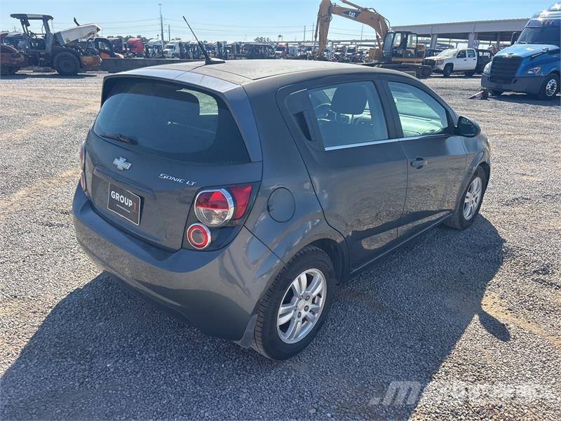 Chevrolet SONIC LT Automobile Otomobiller