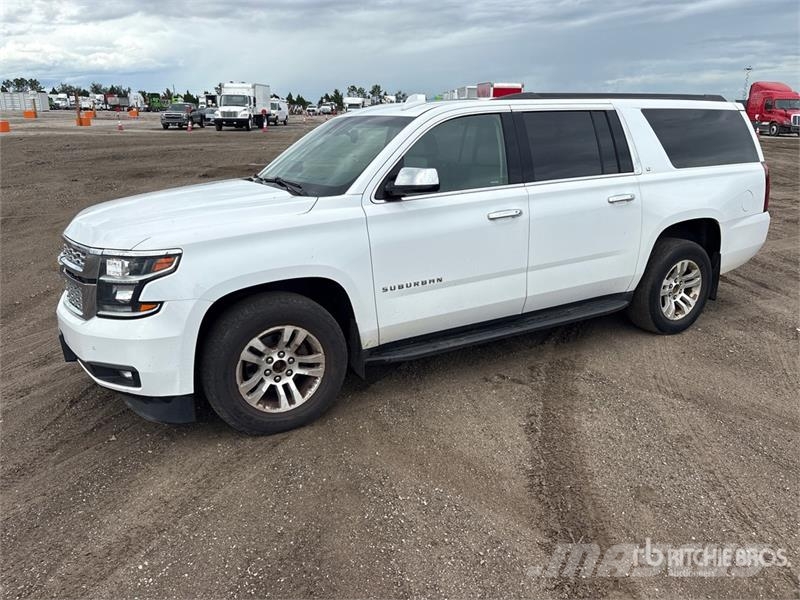 Chevrolet Suburban Автомобілі