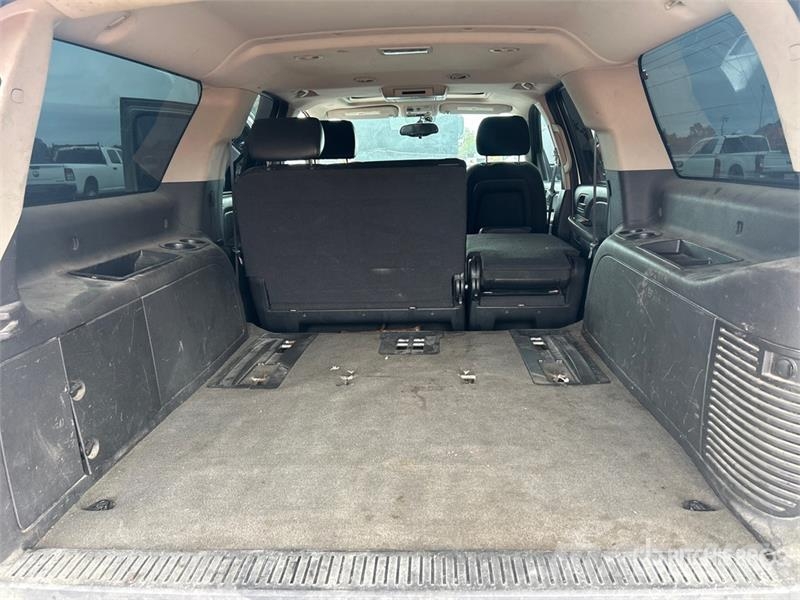 Chevrolet Suburban سيارات