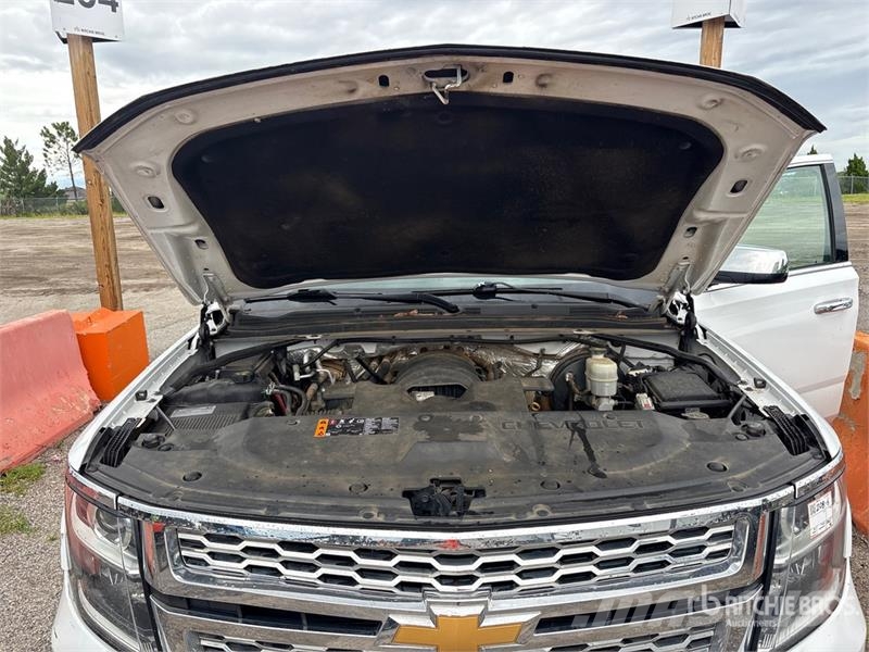 Chevrolet Suburban Автомобілі