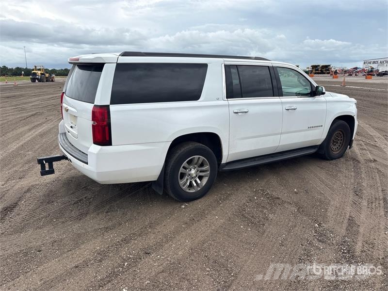 Chevrolet Suburban Автомобілі
