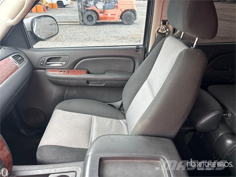 Chevrolet Suburban سيارات
