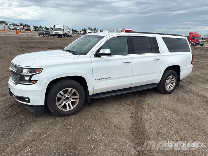 Chevrolet Suburban Автомобілі