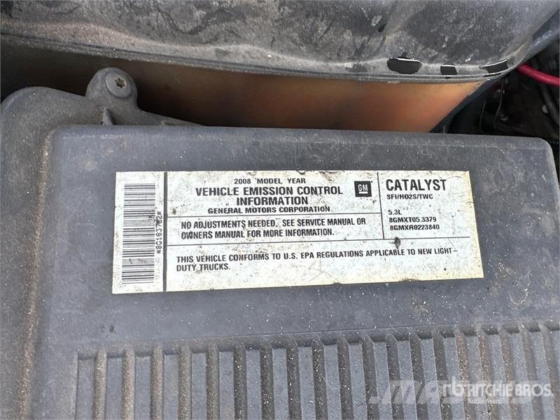 Chevrolet Suburban 1500 Avtomobili