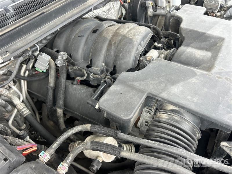 Chevrolet Tahoe 2WD SUV Otomobiller