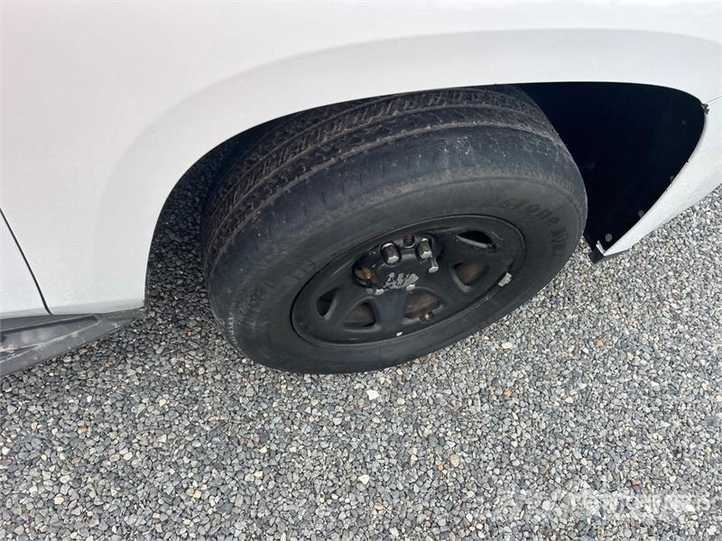 Chevrolet Tahoe 2WD SUV Otomobiller