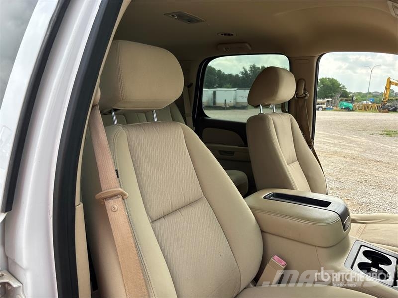 Chevrolet Tahoe LS 2WD SUV (Inoperable) Cars