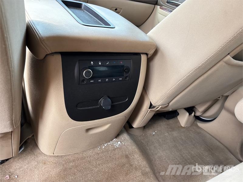 Chevrolet Tahoe LS 2WD SUV (Inoperable) 汽车