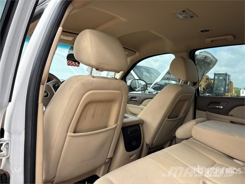 Chevrolet Tahoe LS 2WD SUV (Inoperable) Cars