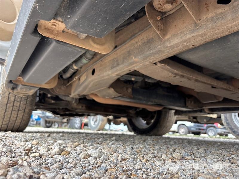 Chevrolet Tahoe LS 2WD SUV (Inoperable) 汽车