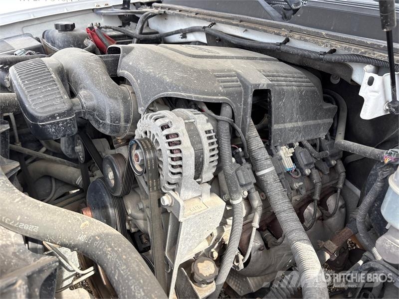 Chevrolet Tahoe LS 2WD SUV (Inoperable) 汽车