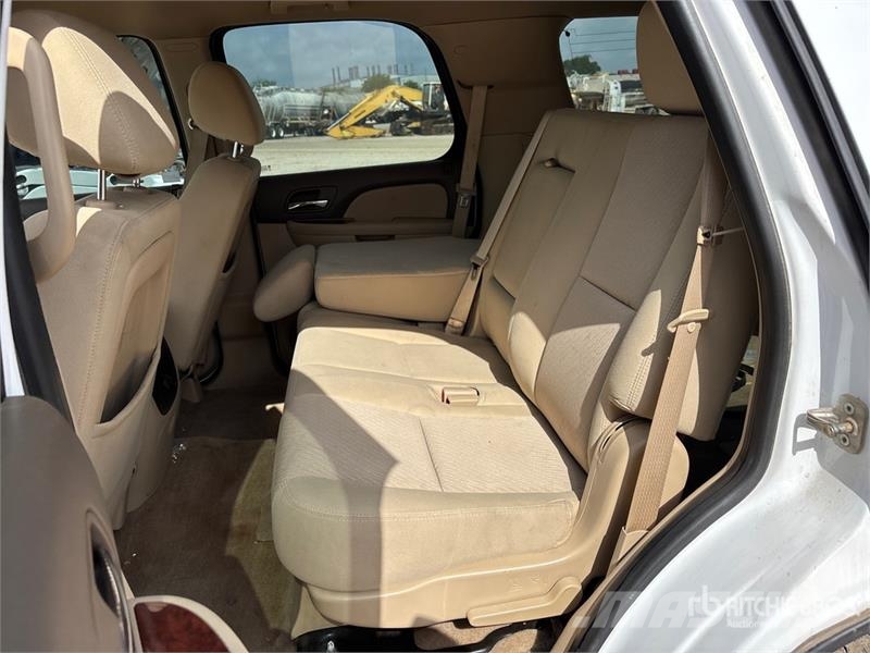 Chevrolet Tahoe LS 2WD SUV (Inoperable) 汽车