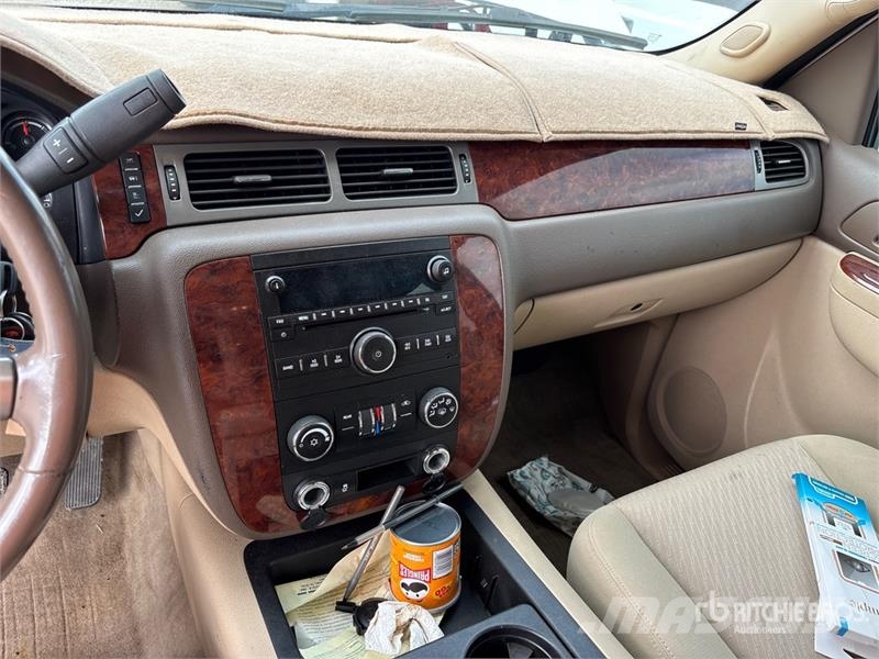 Chevrolet Tahoe LS 2WD SUV (Inoperable) 汽车