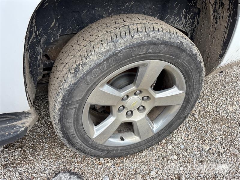 Chevrolet Tahoe LS 2WD SUV (Inoperable) 汽车