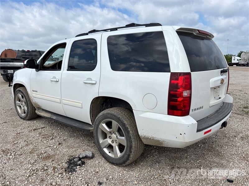 Chevrolet Tahoe LS 2WD SUV (Inoperable) 汽车