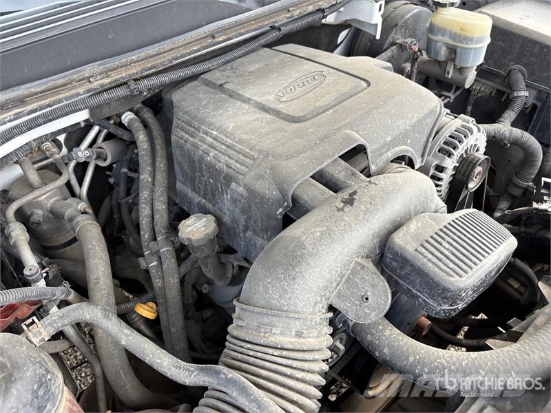 Chevrolet Tahoe LS 2WD SUV (Inoperable) 汽车