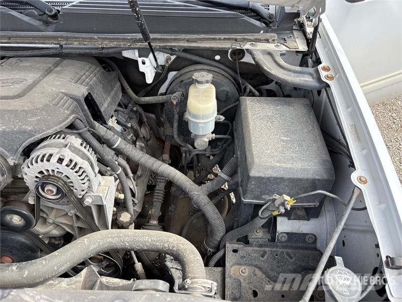 Chevrolet Tahoe LS 2WD SUV (Inoperable) 汽车