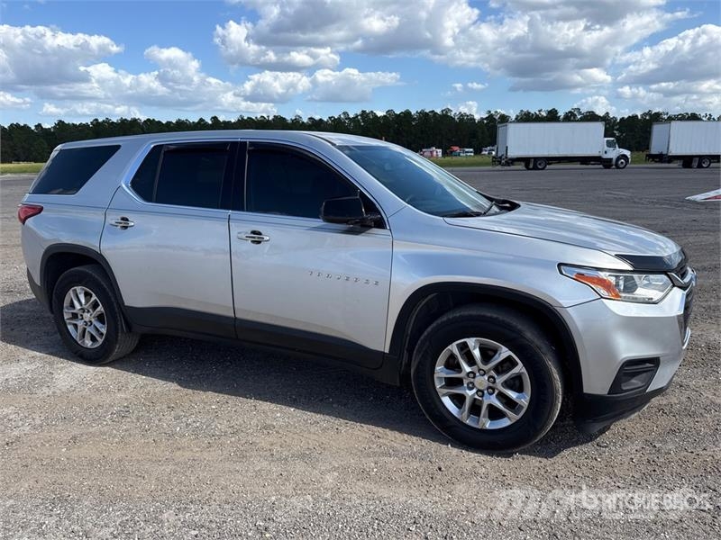Chevrolet Traverse 2WD SUV Automašīnas