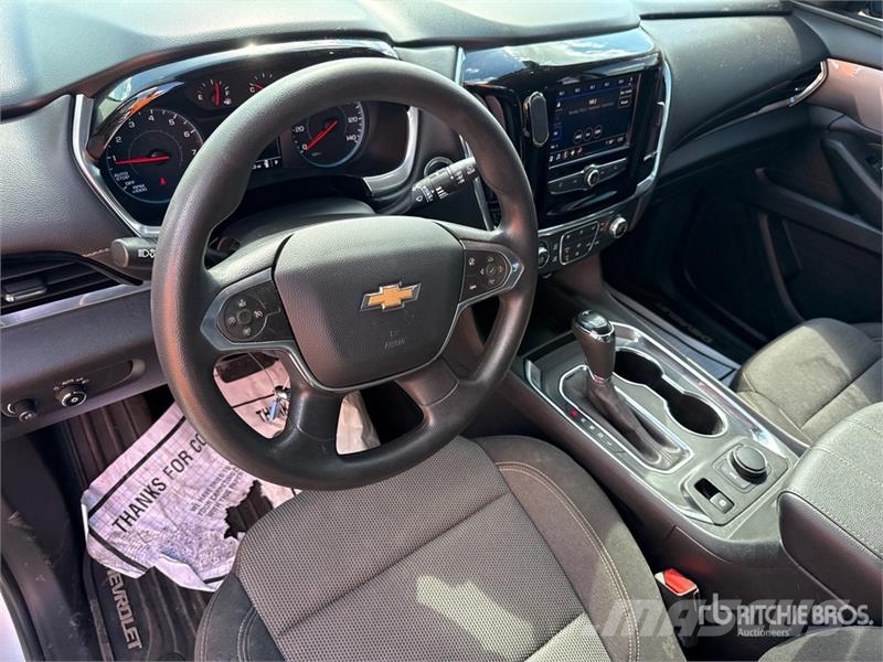 Chevrolet Traverse 2WD SUV Automašīnas