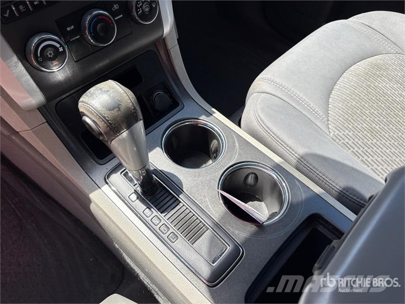 Chevrolet Traverse LT 2WD SUV Avtomobili