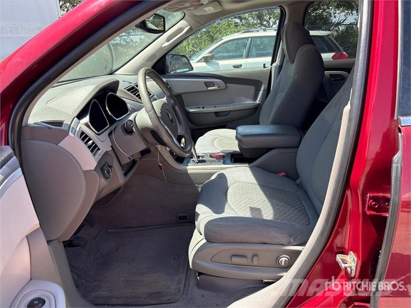 Chevrolet Traverse LT 2WD SUV Avtomobili