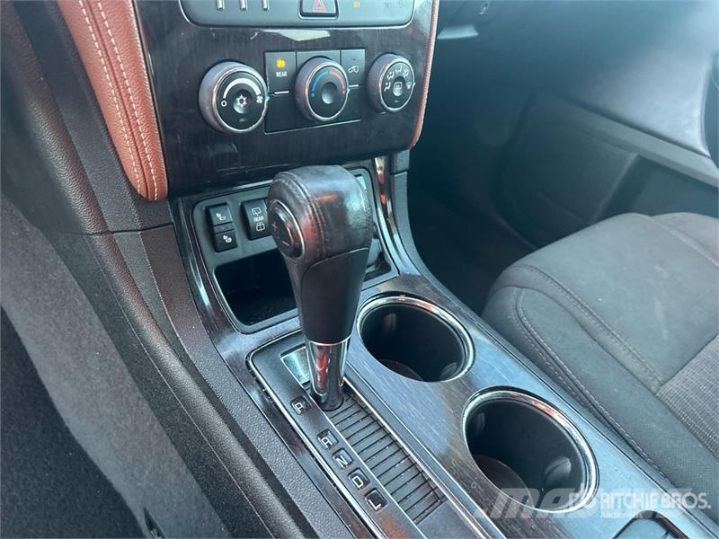 Chevrolet Traverse SUV Lengvieji automobiliai