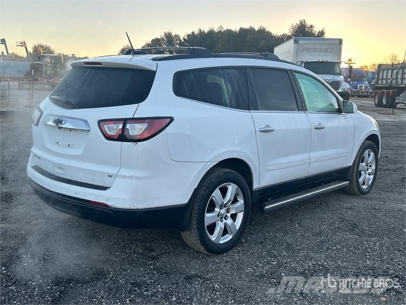Chevrolet Traverse SUV Lengvieji automobiliai