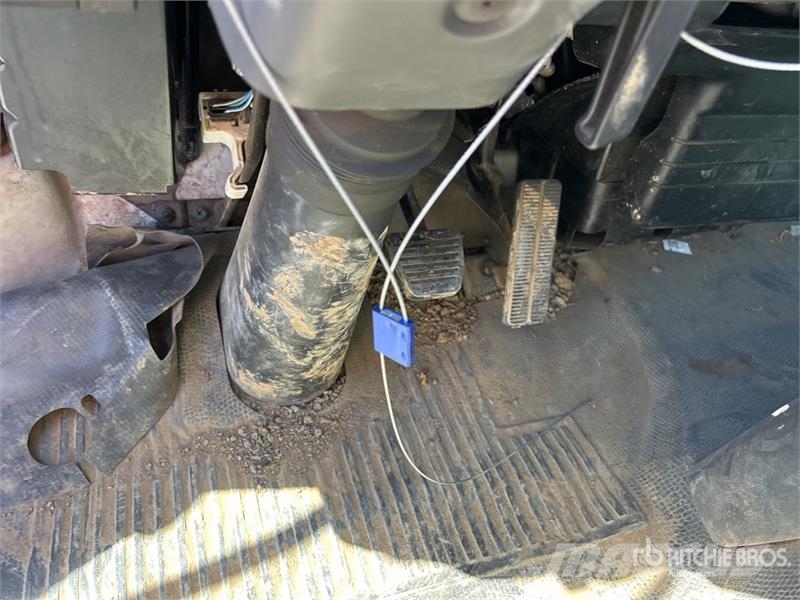 Chevrolet W45042 4x2 Utility Truck Pikaplar