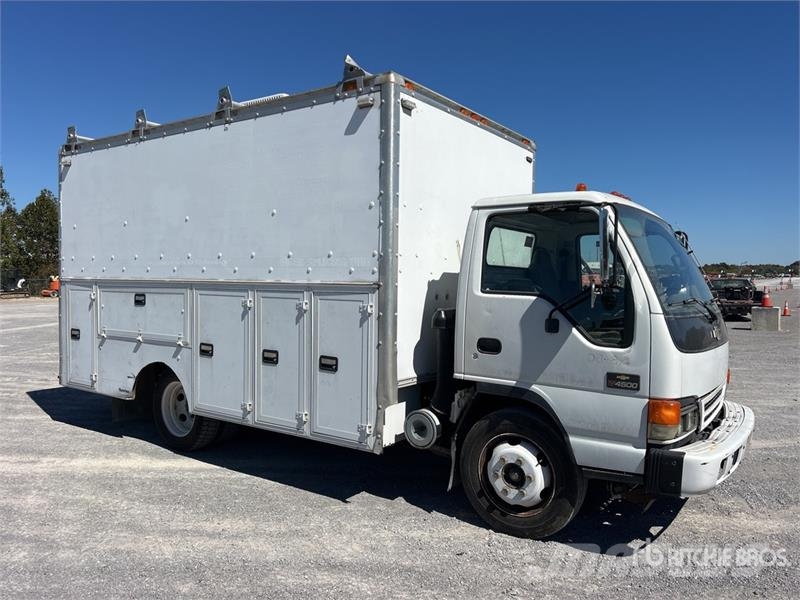 Chevrolet W45042 4x2 Utility Truck Pikaplar