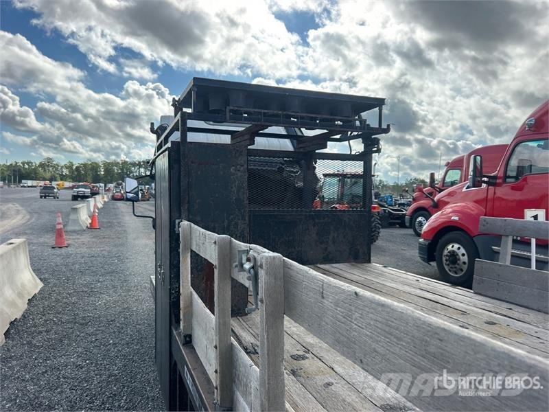 Chevrolet W5500HD 4x2 Flatbed Truck Pritschenwagen/Pritschenwagen mit Seitenklappe