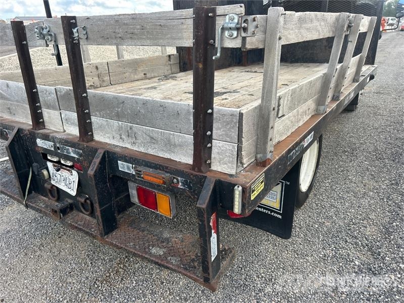Chevrolet W5500HD 4x2 Flatbed Truck Pritschenwagen/Pritschenwagen mit Seitenklappe