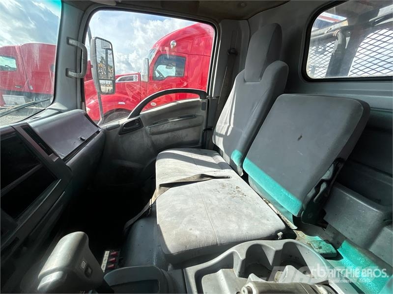 Chevrolet W5500HD 4x2 Flatbed Truck Pritschenwagen/Pritschenwagen mit Seitenklappe