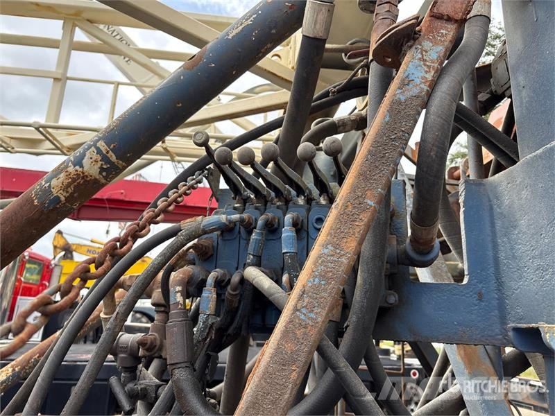 Chicago Mfg. 201-1353A 10x4 Work Over Rig Procesapparatuur en machines