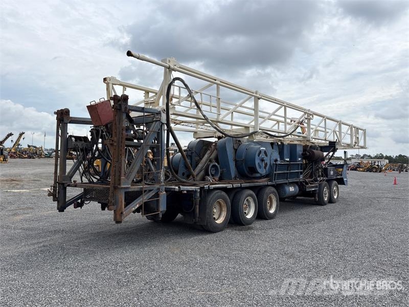 Chicago Mfg. 201-1353A 10x4 Work Over Rig Procesapparatuur en machines