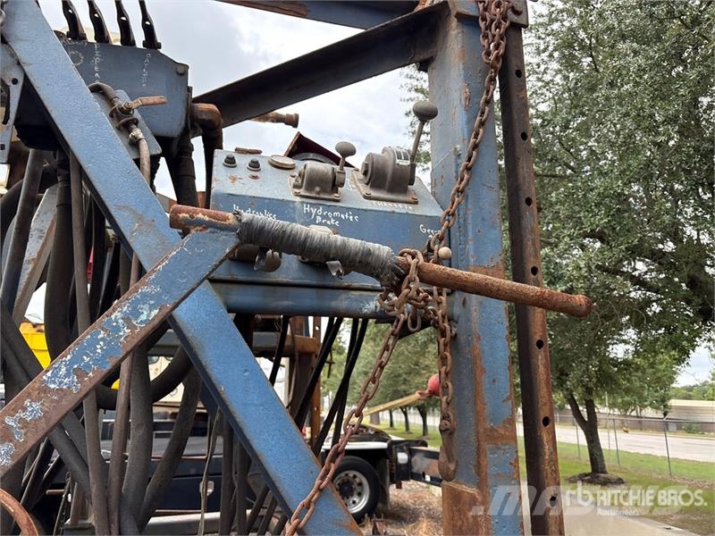 Chicago Mfg. 201-1353A 10x4 Work Over Rig Procesapparatuur en machines