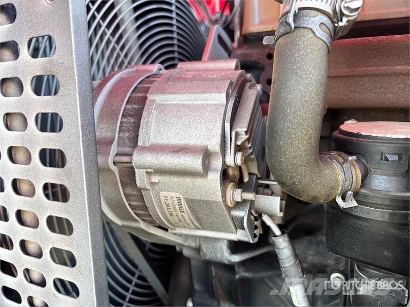 Chicago Pneumatic 185 CFM 185 cfm Mobile Air Compressor Compressors