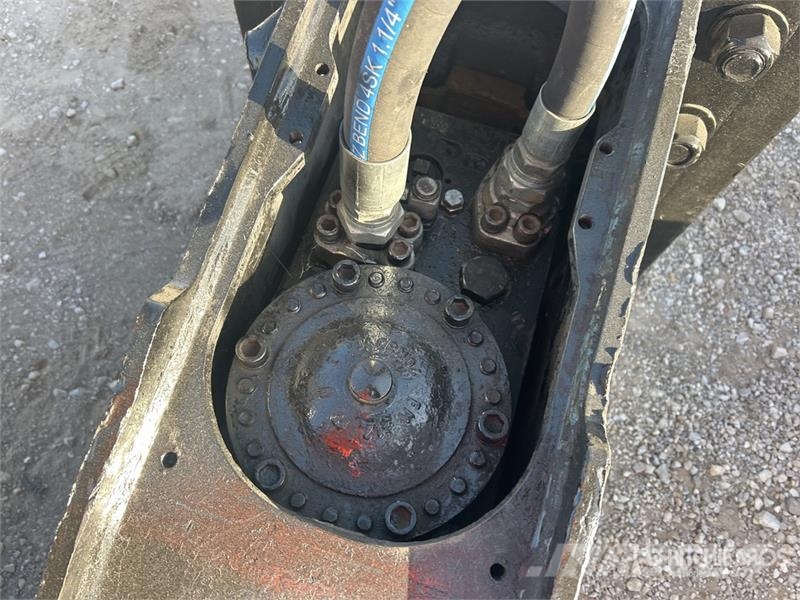 Chicago Pneumatic RX26 Hydraulic Breaker Hammers / Breakers