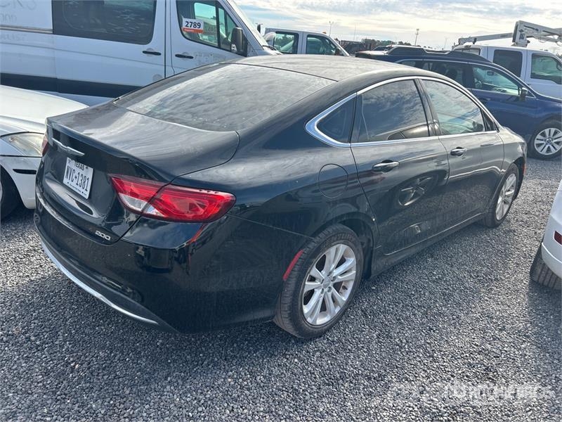 Chrysler 200 Voiture
