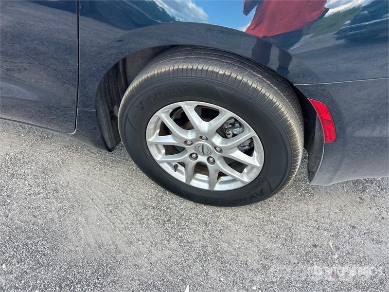 Chrysler Pacifica Minivan Automobili