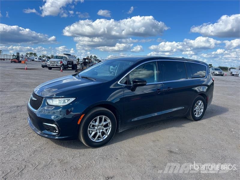 Chrysler Pacifica Minivan Automobili
