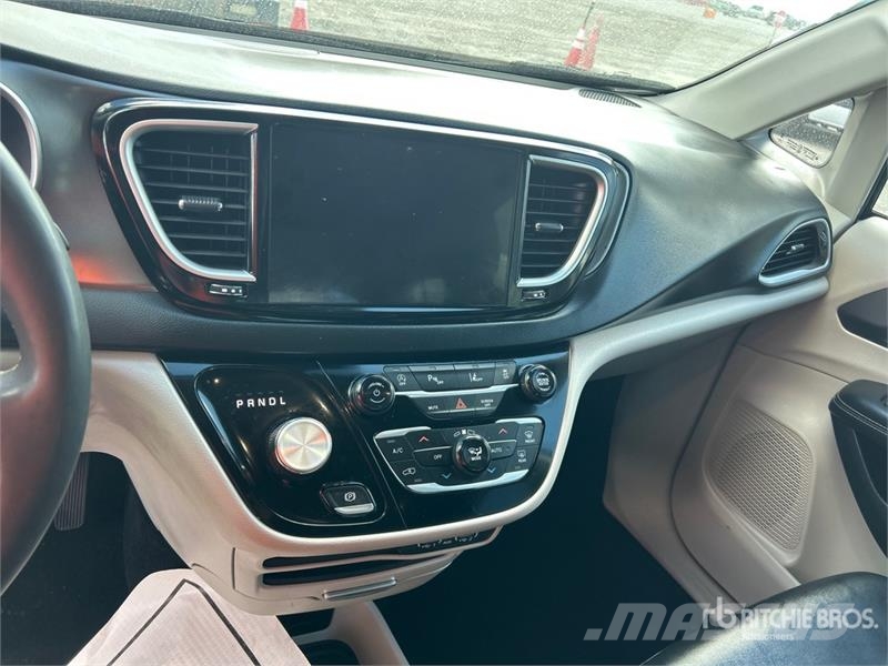 Chrysler Pacifica Minivan Automobili