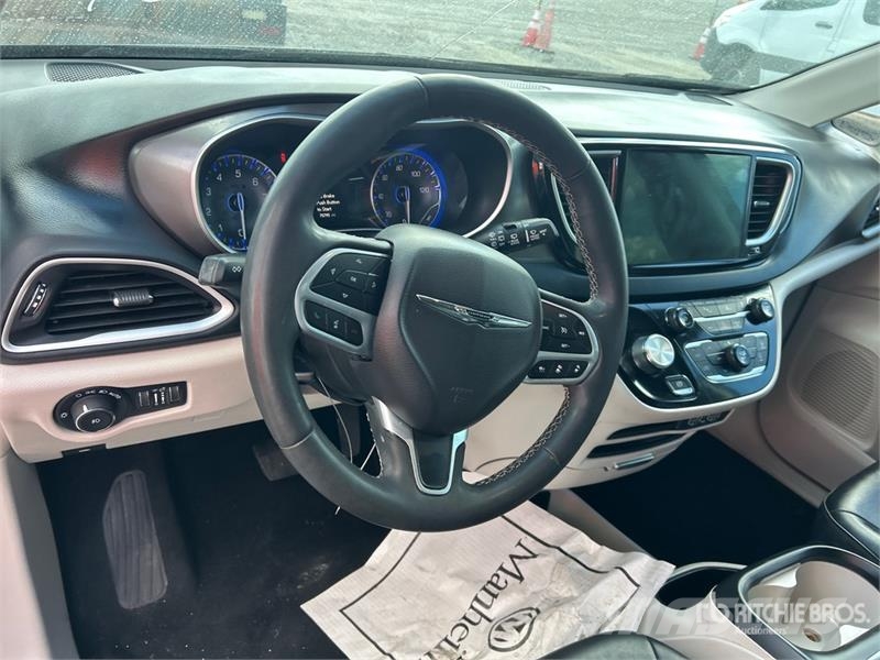 Chrysler Pacifica Minivan Automobili