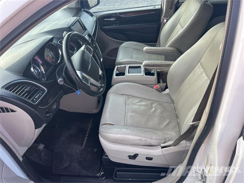 Chrysler Town & Country Minivan Otomobiller