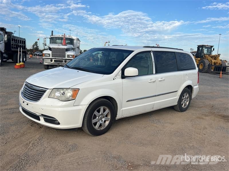 Chrysler Town & Country Minivan Otomobiller