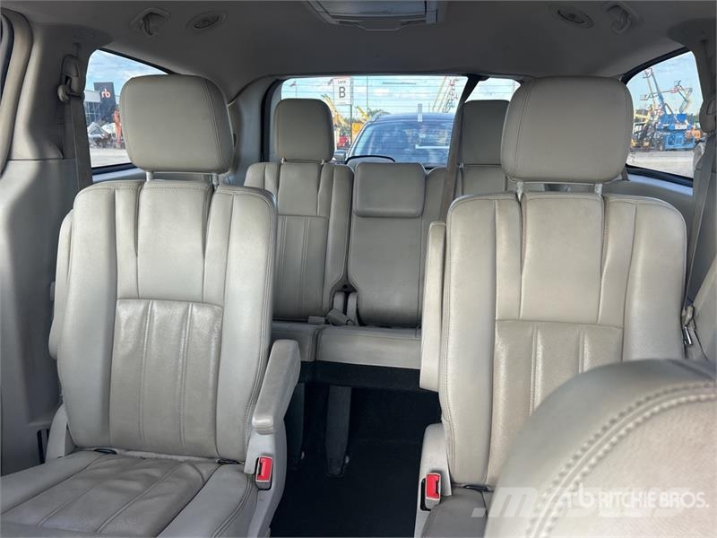 Chrysler Town & Country Minivan Otomobiller